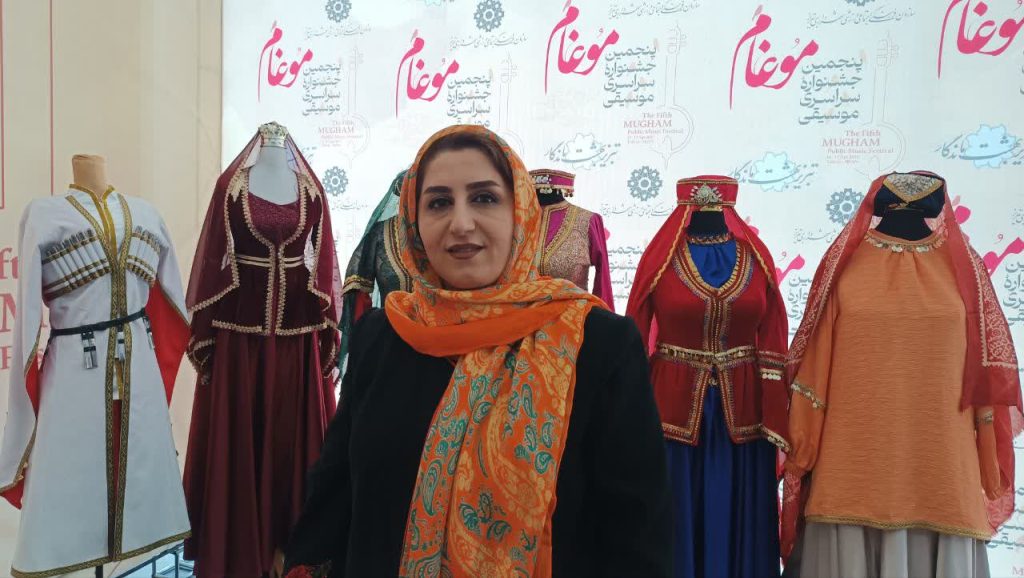 زنی که تاریخ را با نخ و سوزن می‌بافد!