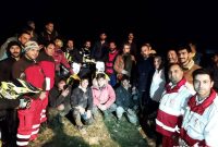 عملیات دشوار نجات موتور سواران در گل و لای و سرما توسط هلال احمر