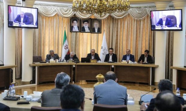 بر عهد خود با ایثارگران و فرزندان شهدا ایستاده‌ام