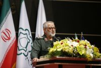 ایران در ساخت تجهیزات پیشرفته نظامی از هیچ کشوری اجازه نخواهد گرفت