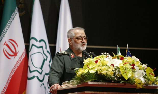 ایران در ساخت تجهیزات پیشرفته نظامی از هیچ کشوری اجازه نخواهد گرفت ایران در ساخت تجهیزات پیشرفته نظامی از هیچ کشوری اجازه نخواهد گرفت