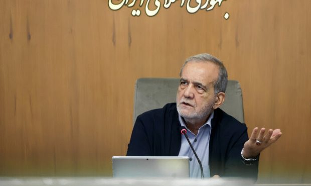 بررسی موضوع دعوت دولت مصر از پزشکیان برای حضور در اجلاس شرم‌الشیخ