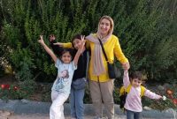 مادری که با مهربانی، بحران‌های طوفانی زندگی را به آرامش دخترانش بدل کرد