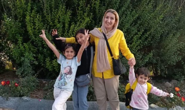 مادری که با مهربانی، بحرانهای طوفانی زندگی را به آرامش دخترانش بدل کرد مادری که با مهربانی، بحرانهای طوفانی زندگی را به آرامش دخترانش بدل کرد