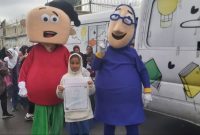 محلات تبریز پر از قصه و لبخند شد/ گزارشی از حضور کتابخانه‌های سیار در محلات تبریز همزمان با هفته کتاب