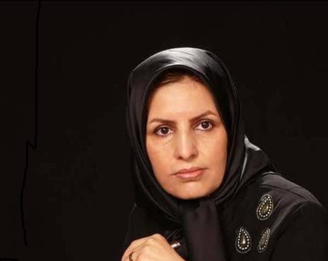 شاعری که مادرانه از مهر و ایثار قافیه سازی می کند شاعری که مادرانه از مهر و ایثار قافیه سازی می کند