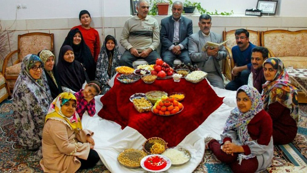 یلدا فراخوانی برای بازگشت به آغوش گرم خانواده