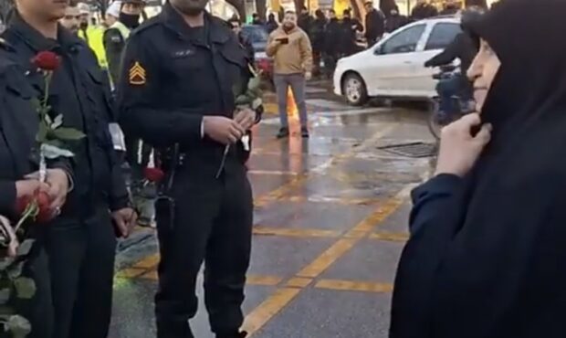 رُز بر زره؛ وقتی دعایِ مادر «سهمِ دیده‌بانانِ گمنام» می‌شود