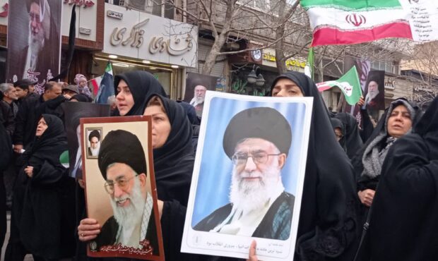 چرا جمهوری اسلامی هر دفعه می تواند بلند شود