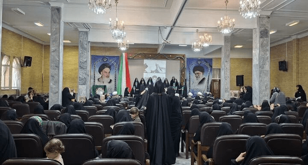 تجلیل از دختران شهدای مدافع وطن در تبریز